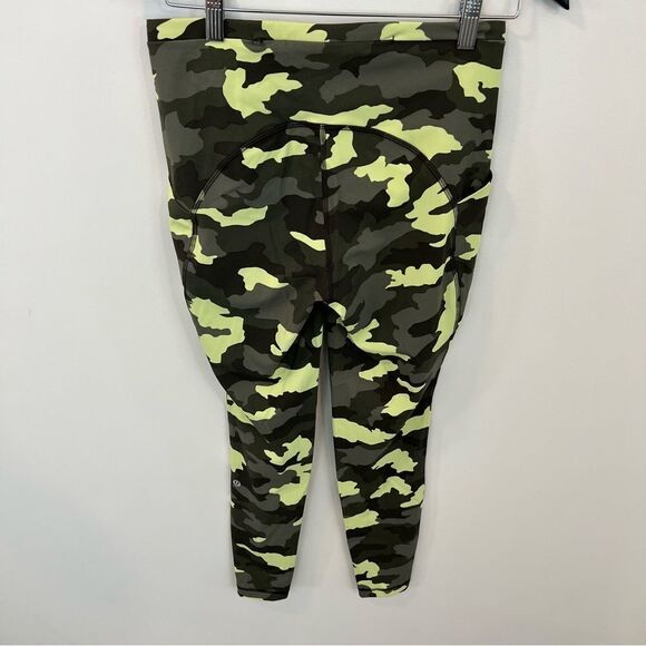 Lululemon Swift Speed High-Rise Tight 28" in green multi | Size 8 - Picture 10 of 16